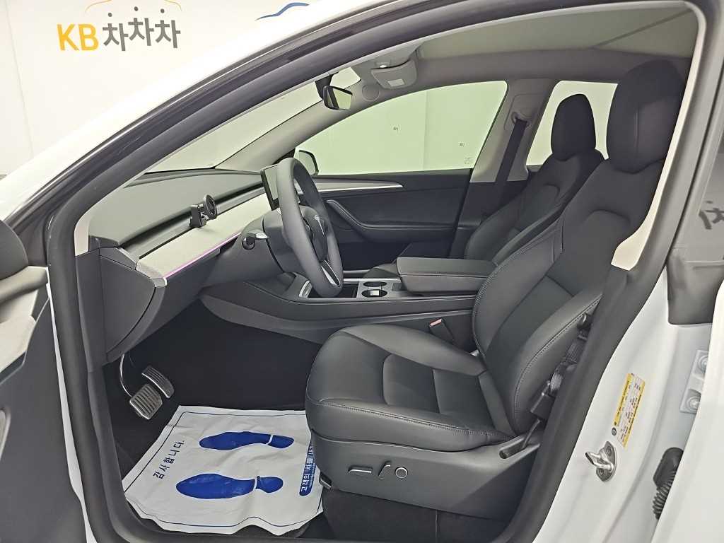 Tesla Model Y — photo 11
