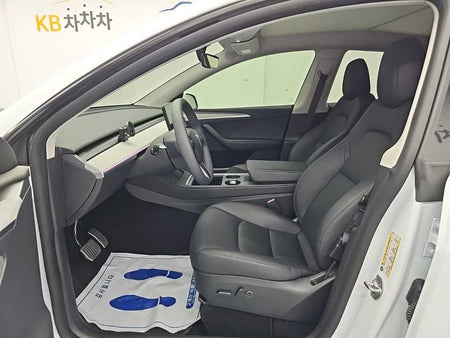 Tesla Model Y — photo 11