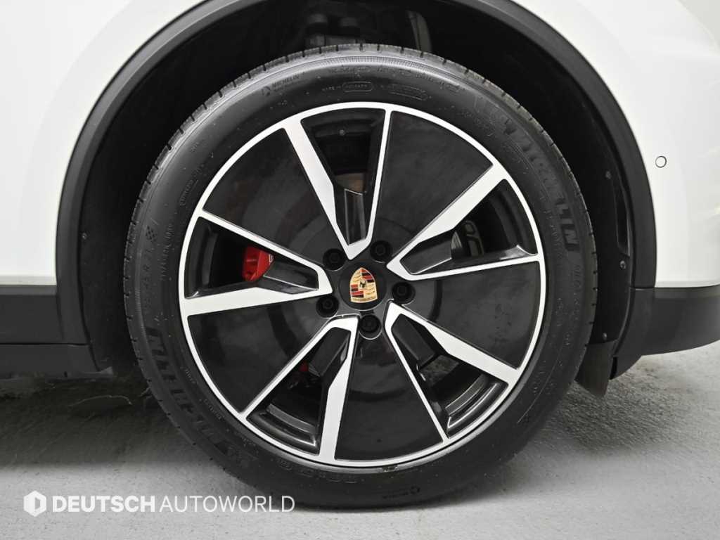 Porsche Macan — photo 05