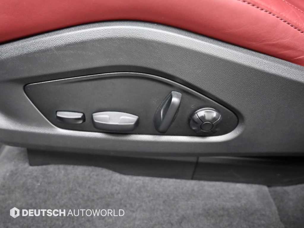 Porsche Macan — photo 17