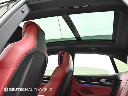 Porsche Macan — photo 18