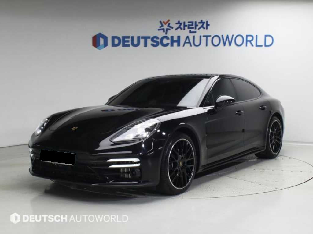 Porsche Panamera — photo 01