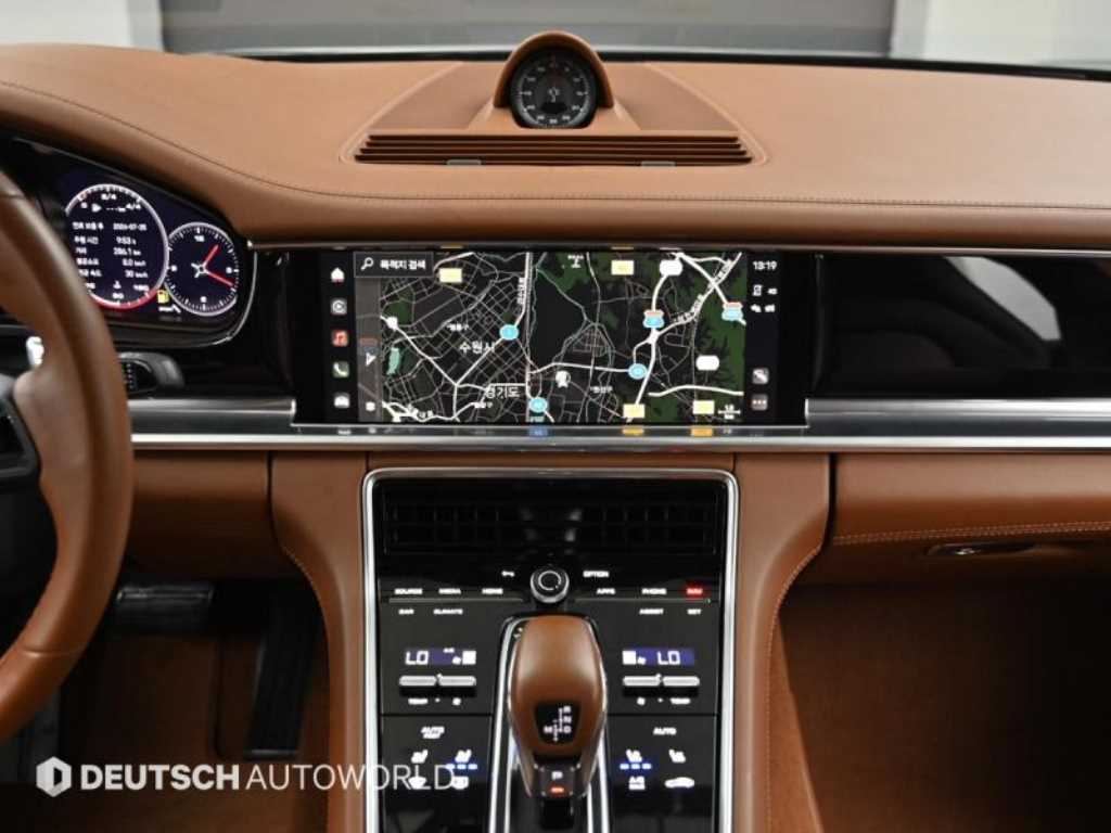 Porsche Panamera — photo 14