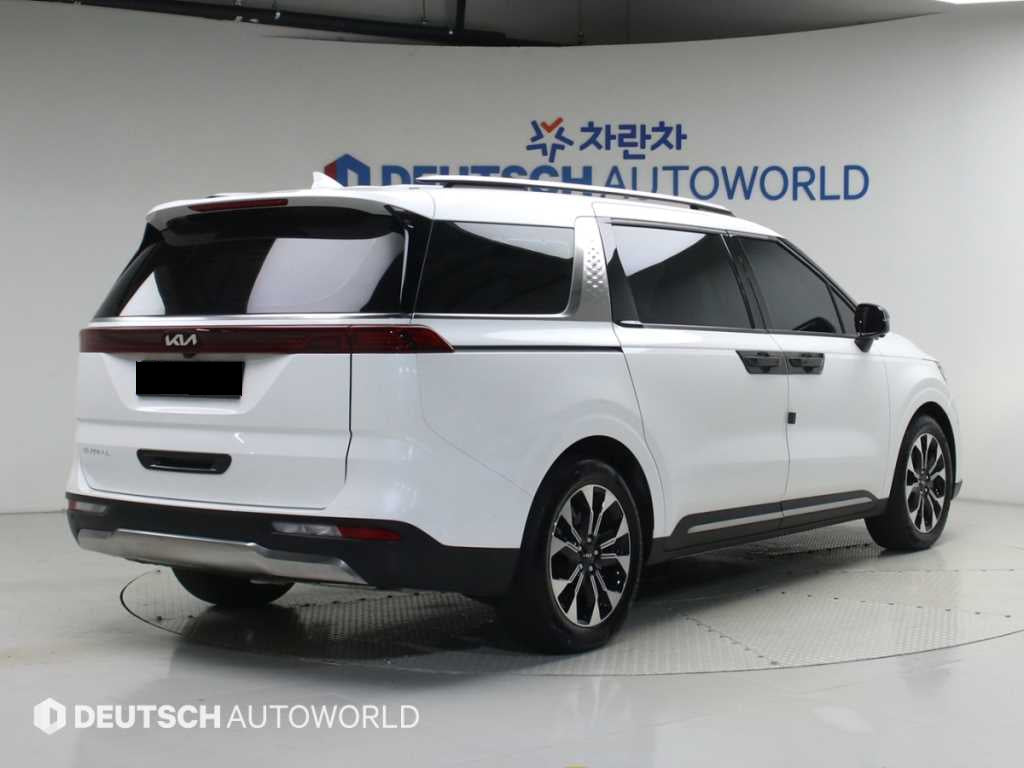 Kia Carnival — photo 02