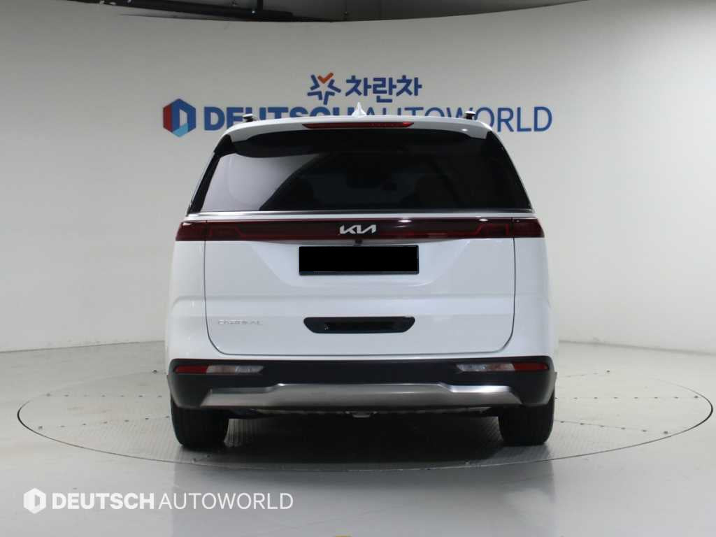 Kia Carnival — photo 04