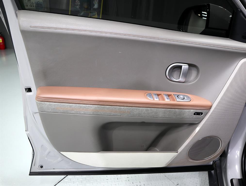 Hyundai Ioniq5 — photo 08