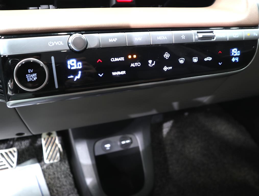 Hyundai Ioniq5 — photo 12