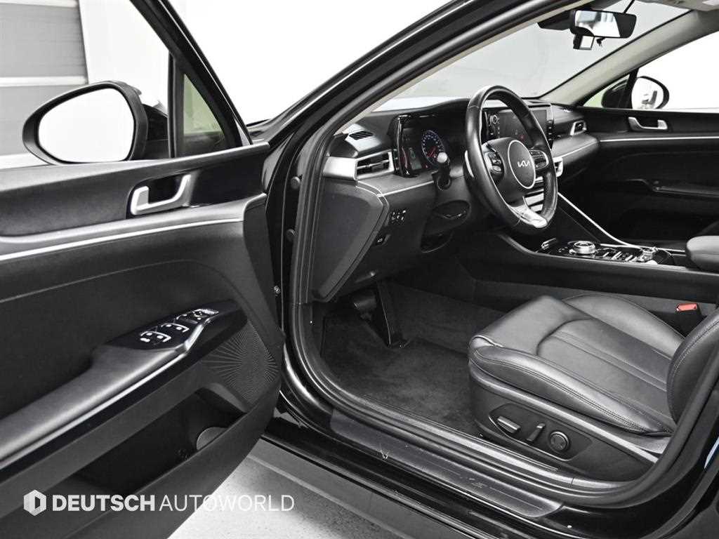 Kia K5 — photo 11