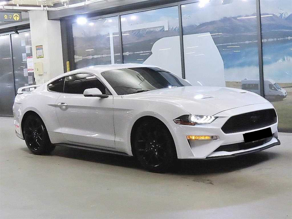 Ford Mustang — photo 01