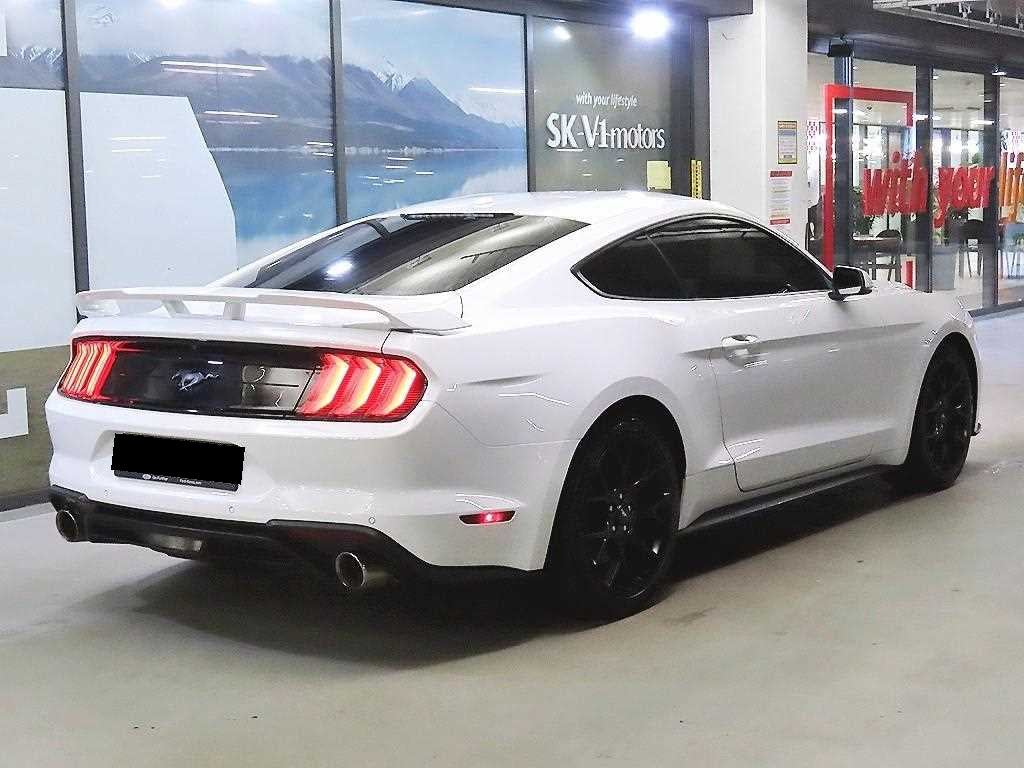 Ford Mustang — photo 04