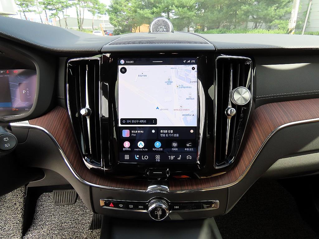 Volvo XC60 — photo 13