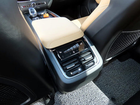 Volvo XC60 — photo 15