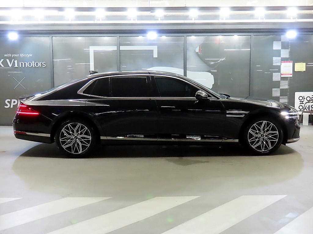 Genesis G90 — photo 03
