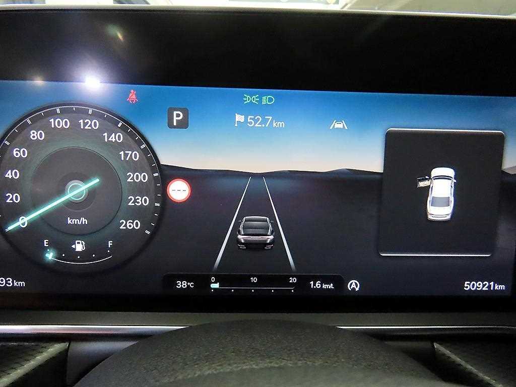 Genesis G90 — photo 09