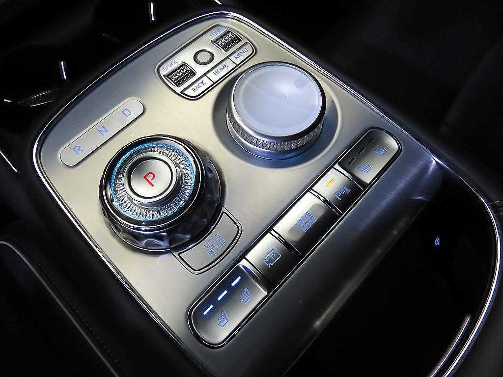 Genesis G90 — photo 12