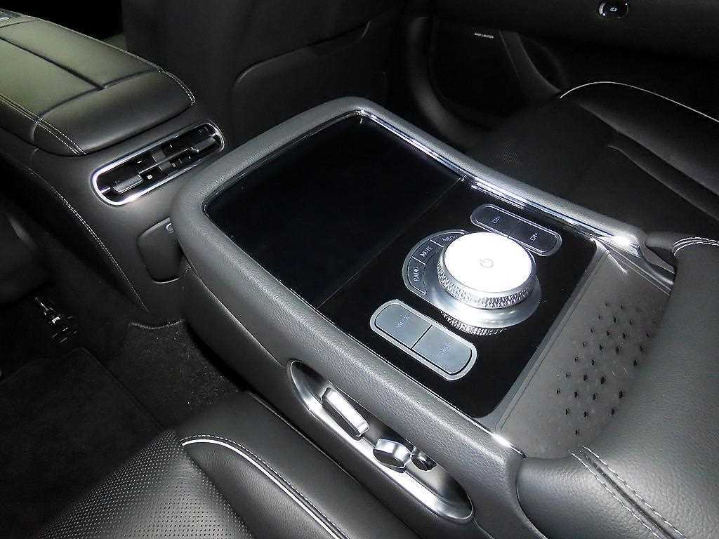 Genesis G90 — photo 15