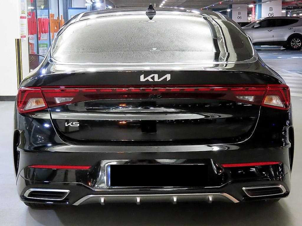 Kia K5 — photo 05