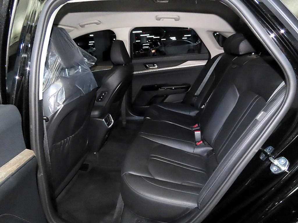 Kia K5 — photo 07