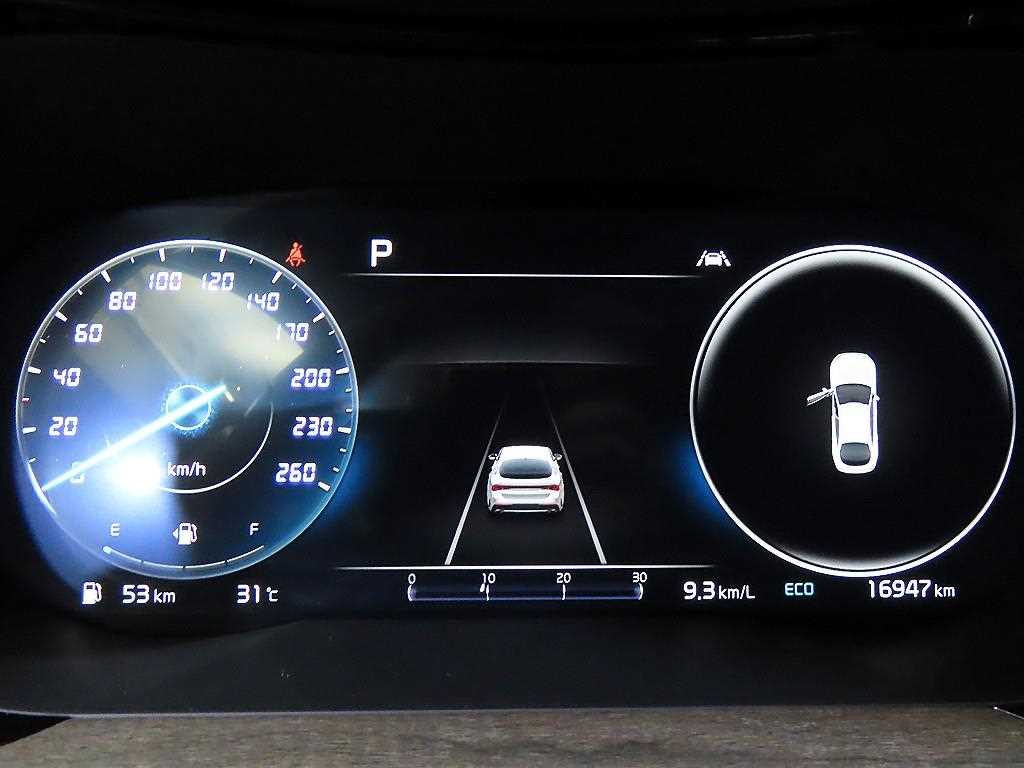 Kia K5 — photo 09