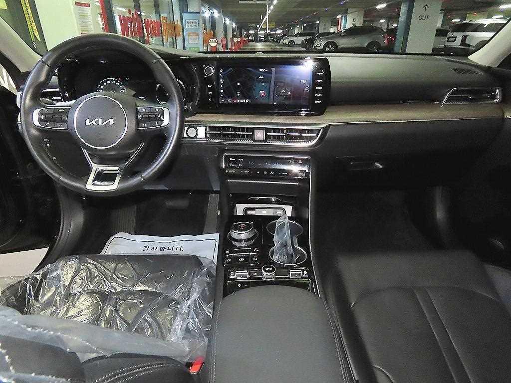 Kia K5 — photo 10