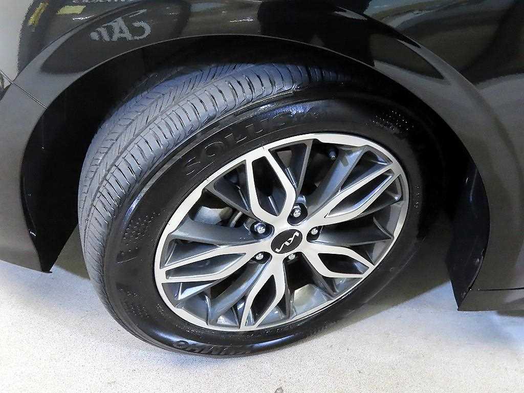 Kia K5 — photo 20