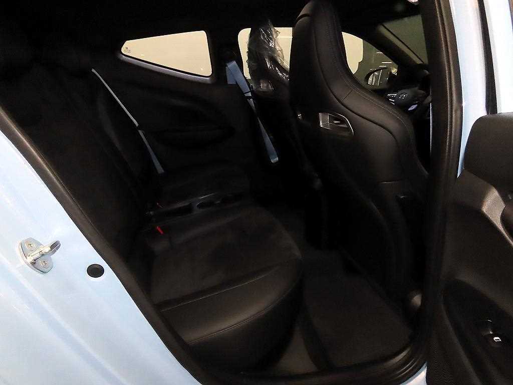Hyundai Veloster — photo 07