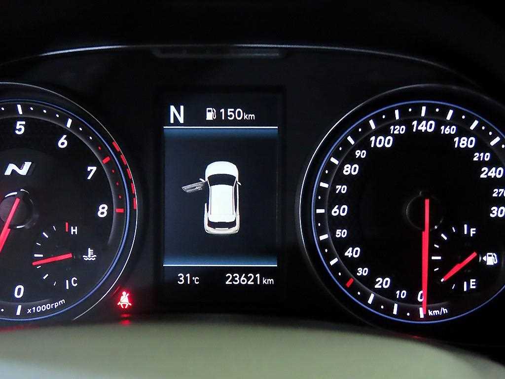 Hyundai Veloster — photo 09