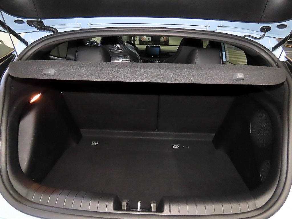 Hyundai Veloster — photo 18