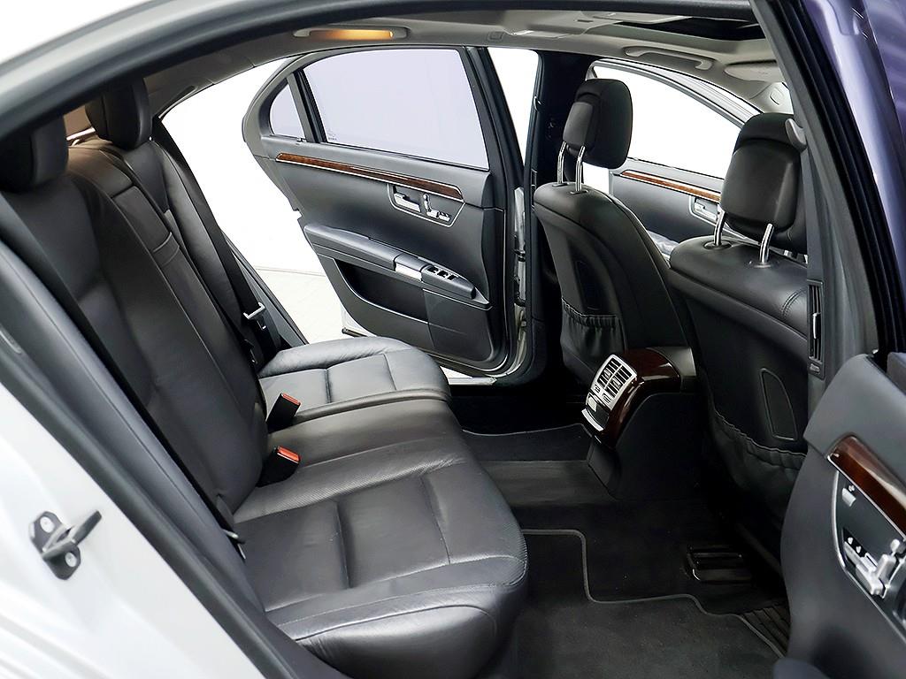 Mercedes-Benz S-Class — photo 12