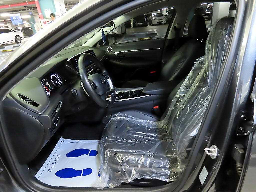 Hyundai Sonata — photo 06