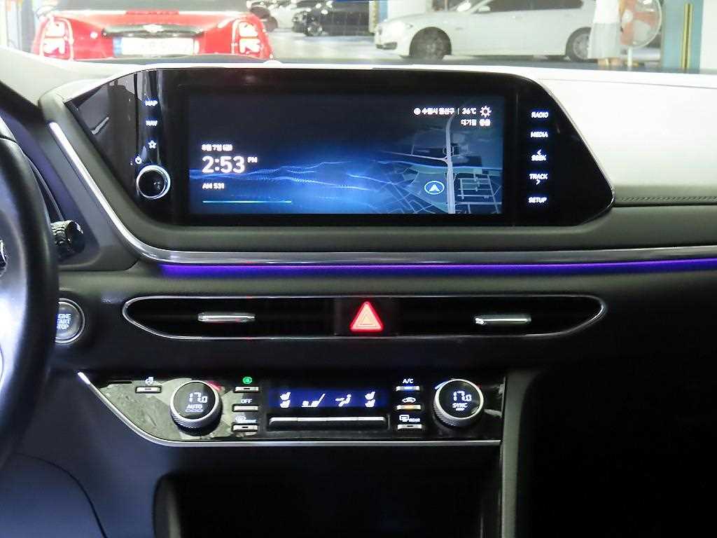 Hyundai Sonata — photo 11