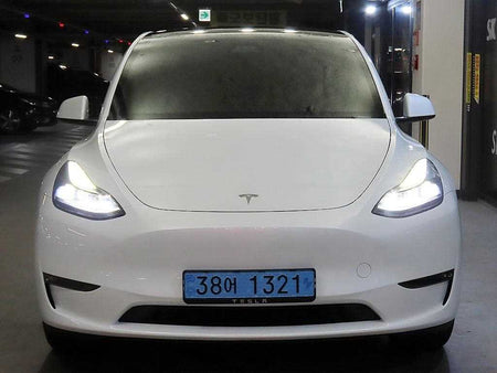 Tesla Model Y — photo 02