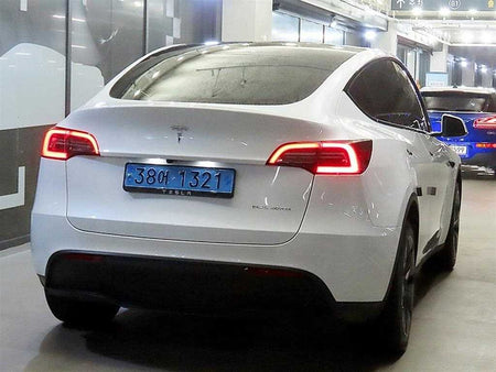 Tesla Model Y — photo 04