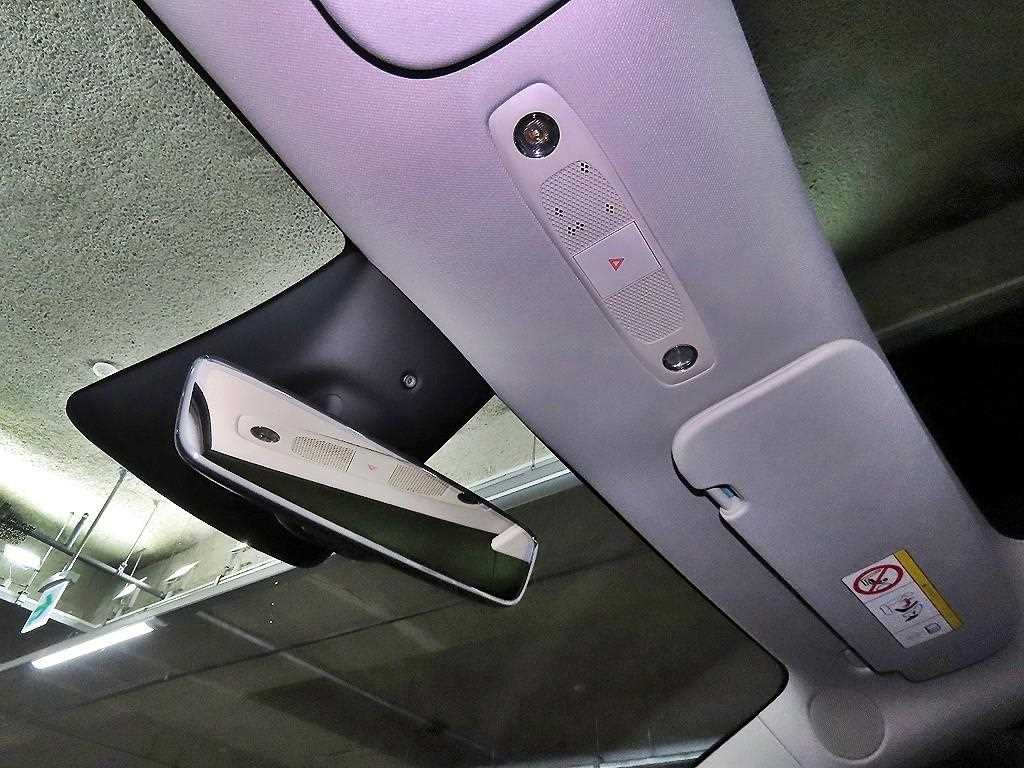 Tesla Model Y — photo 16