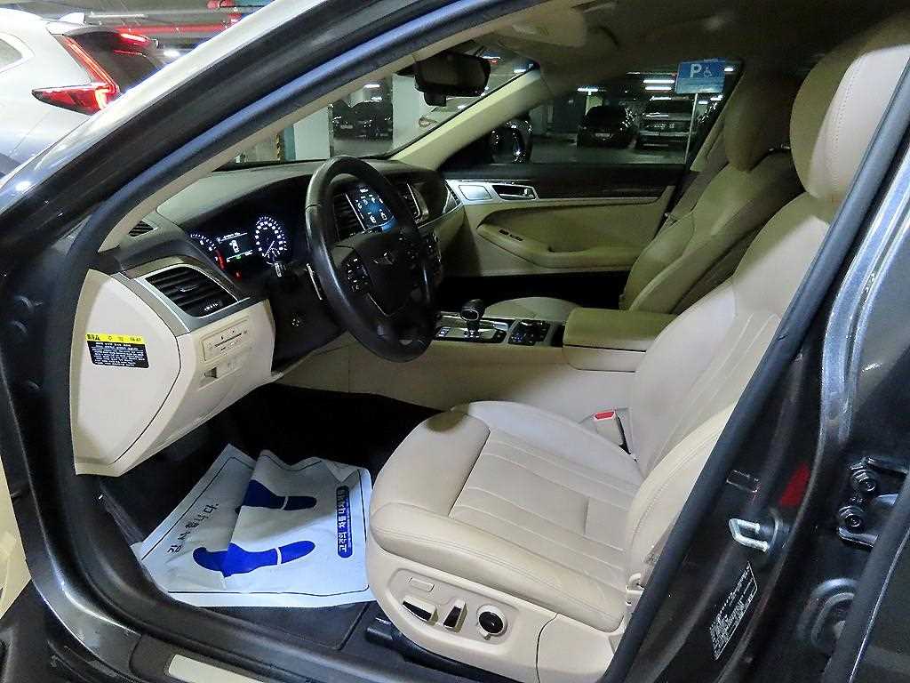 Genesis G80 — photo 06