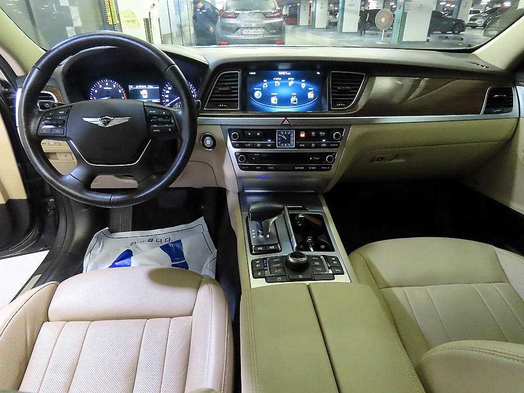 Genesis G80 — photo 10