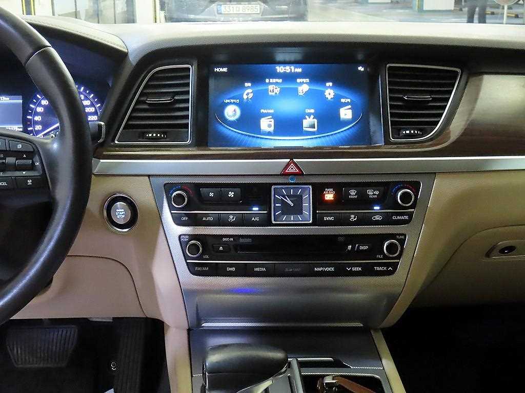 Genesis G80 — photo 11