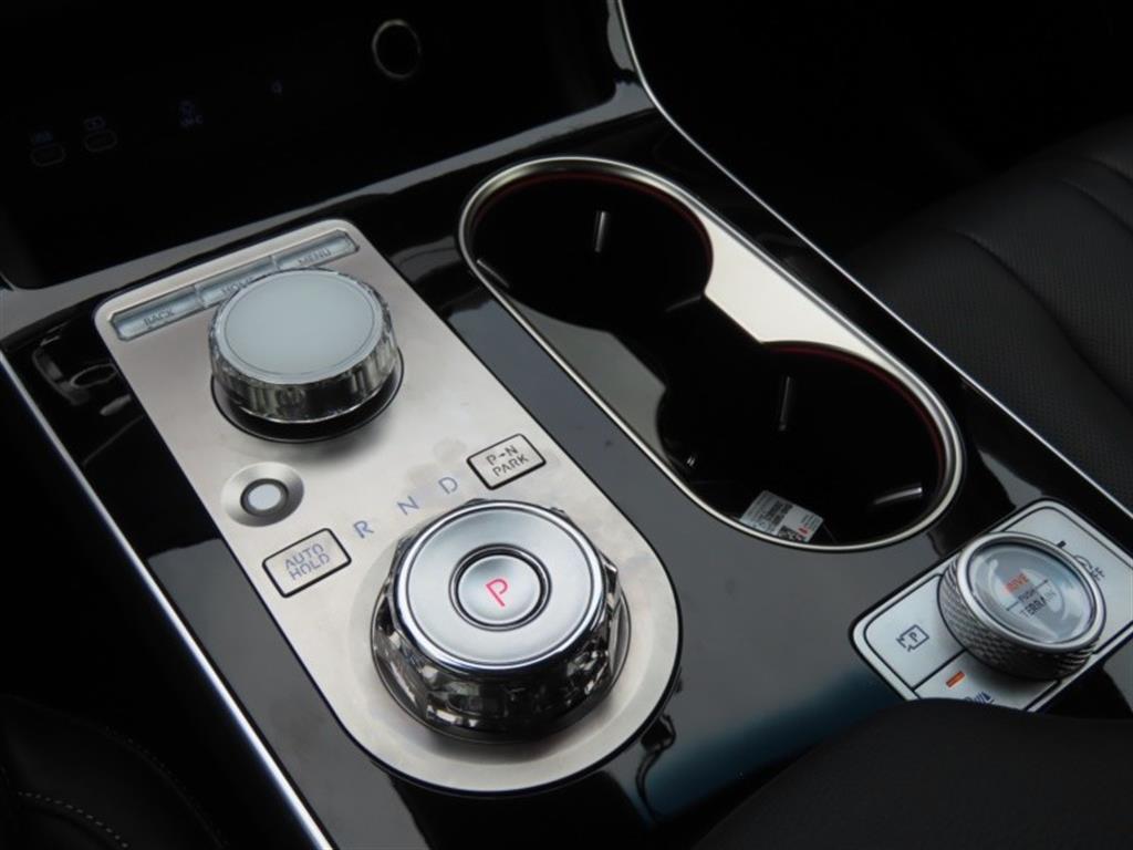 Genesis GV80 — photo 06