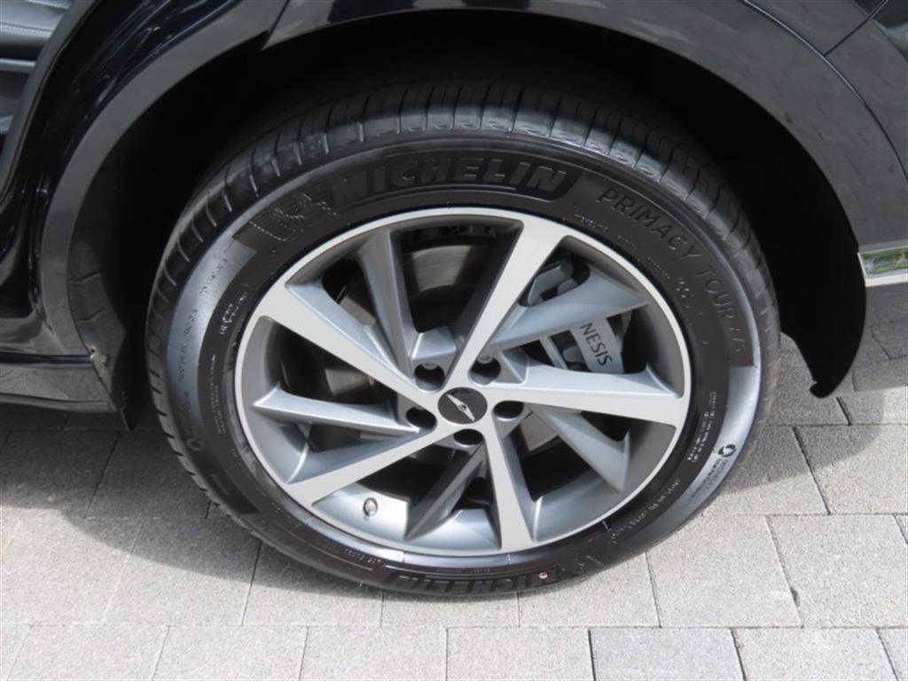 Genesis GV80 — photo 17