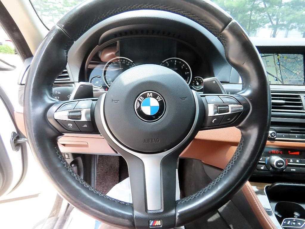BMW 5-Series — photo 08