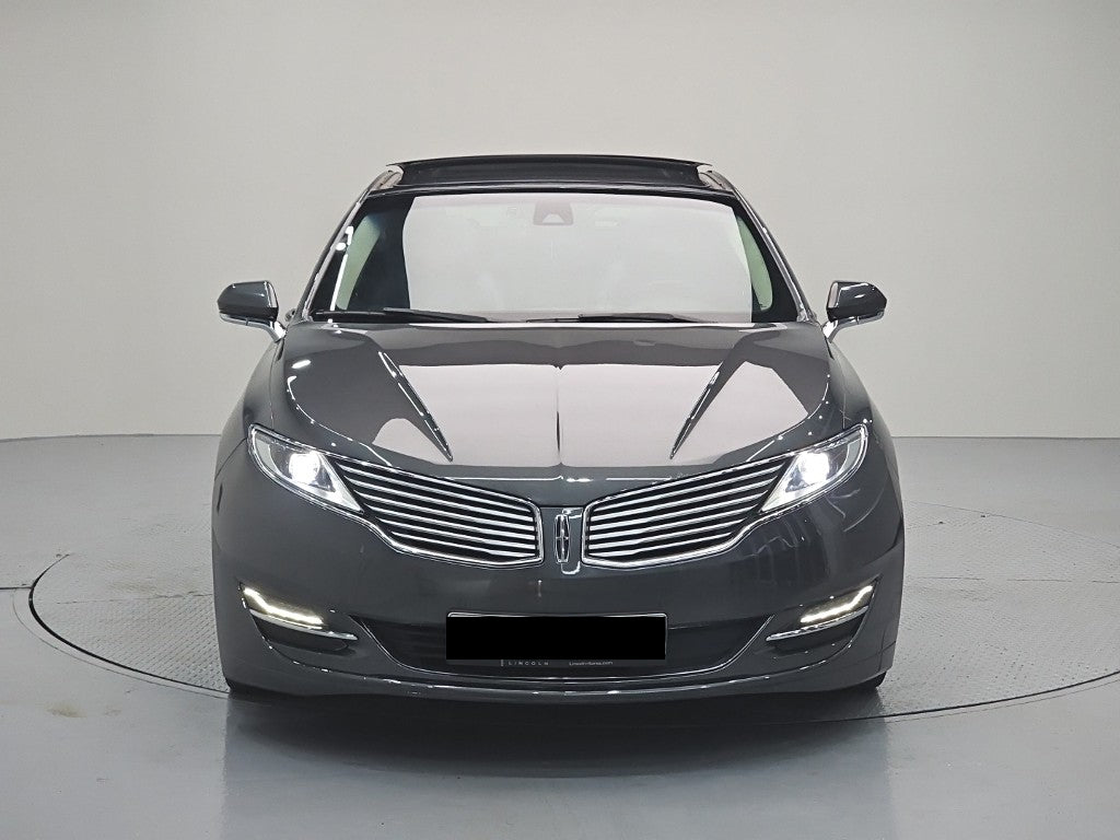 Lincoln MKZ — photo 02