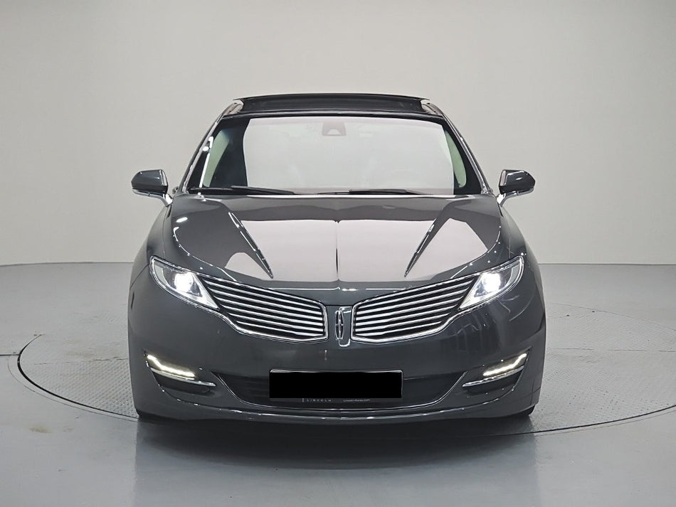 Lincoln MKZ — photo 02