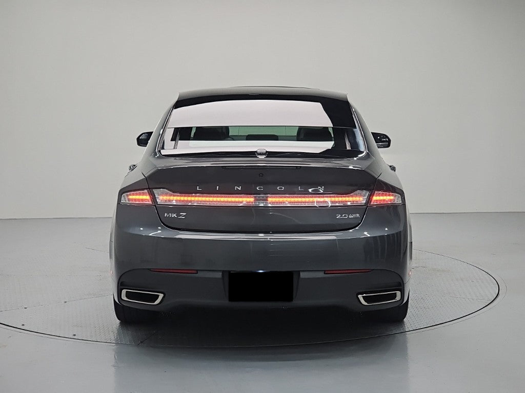 Lincoln MKZ — photo 03