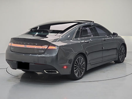 Lincoln MKZ — photo 04