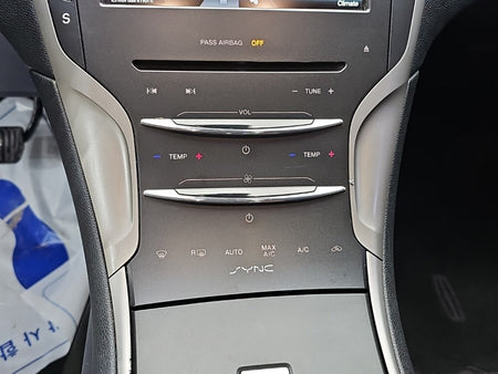 Lincoln MKZ — photo 10