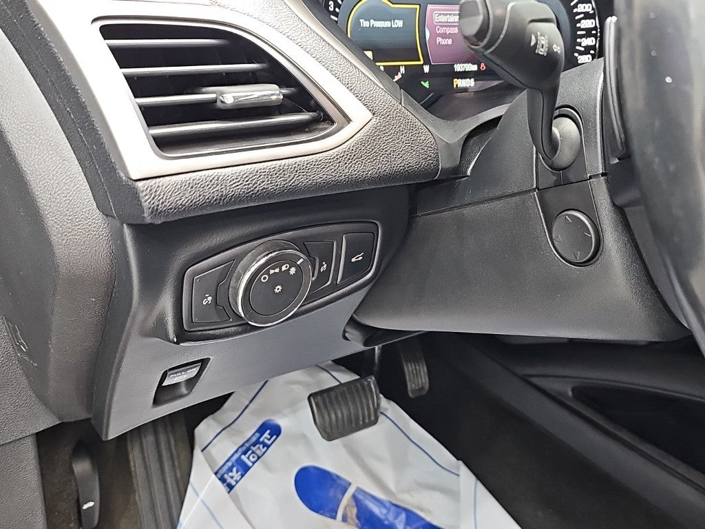 Lincoln MKZ — photo 17