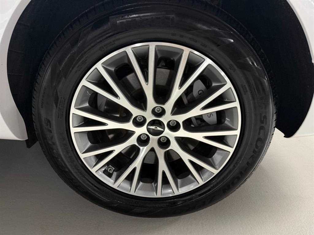 Genesis GV80 — photo 20