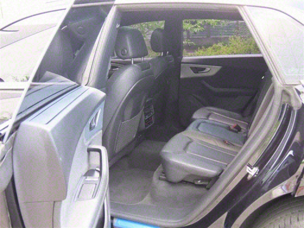 Audi Q8 — photo 14