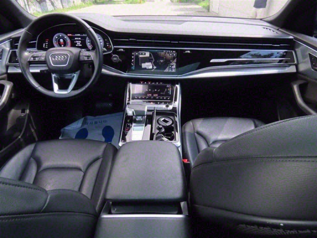 Audi Q8 — photo 15