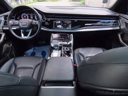 Audi Q8 — photo 15